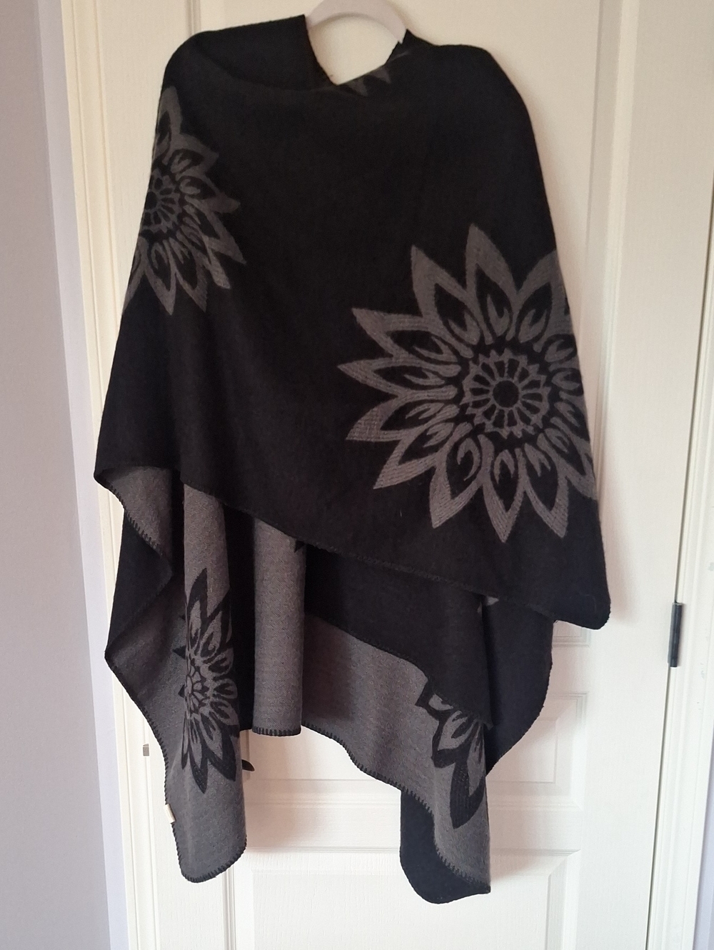 Reversible Black & Gray Floral Wrap Poncho - Unbranded